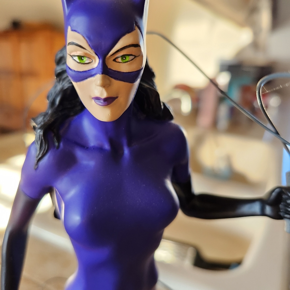 Catwoman Warner bros. studio store figurine statue - Picture 2 of 6